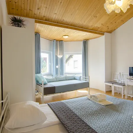 Guest house Aura